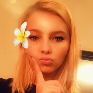 Meet your Posher, Brittney